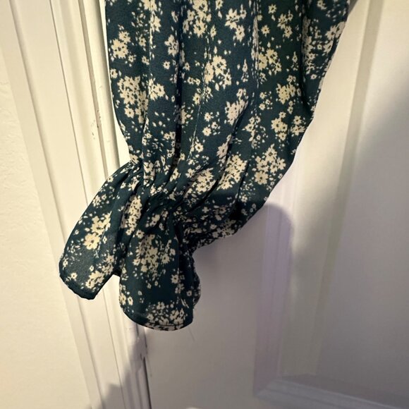 ASTR The Label XS Floral Smocked Long Sleeve Blouse In Blue & White - Picture 6 of 10